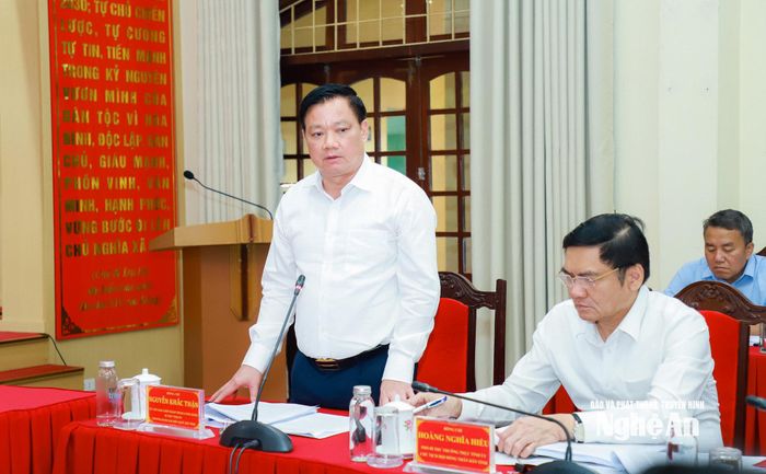 Bí thư Tỉnh ủy Nguyễn Khắc Thận phát biểu tiếp thu các ý kiến chỉ đạo của Trưởng đoàn kiểm tra, giám sát. Ảnh: Thành Duy