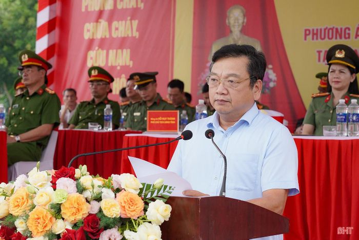 Đồng chí Hồ Huy Thành - Phó Chủ tịch UBND tỉnh phát biểu.