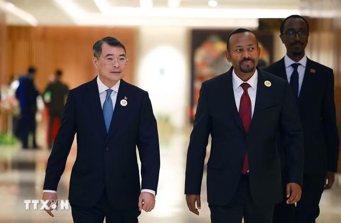 Thủ tướng Lê Minh Hưng gặp Thủ tướng Ethiopia Abiy Ahmed. (Ảnh: Dương Giang/TTXVN)