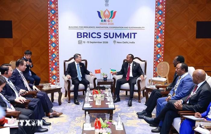 Thủ tướng Lê Minh Hưng gặp Thủ tướng Ethiopia Abiy Ahmed. (Ảnh: Dương Giang/TTXVN)