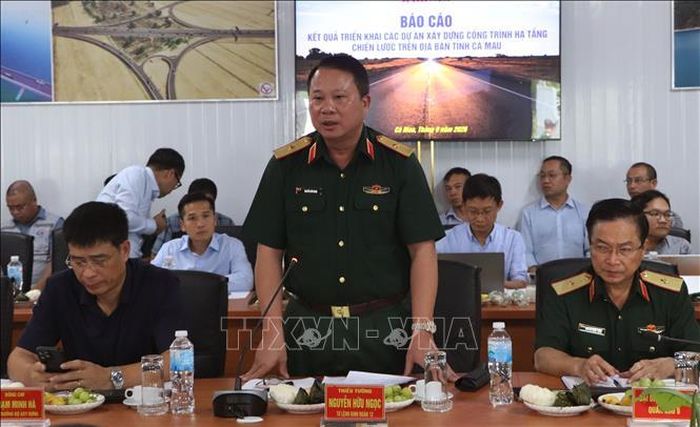 Thiếu tướng Nguyễn Hữu Ngọc, Tư lệnh Binh đoàn 12 (Tổng Công ty Xây dựng trường Sơn) phát biểu.