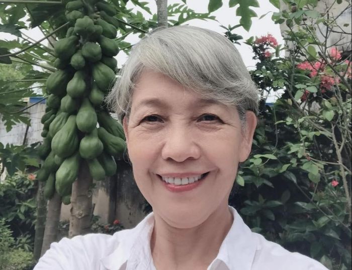 Bà Lê Thị Hoa, khu tập thể Kim Liên, phường Kim Liên, thành phố Hà Nội