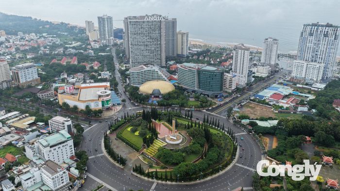 TP.HCM sau sáp nhập có diện tích hơn 6.770 km², dân số hơn 14 triệu người.
