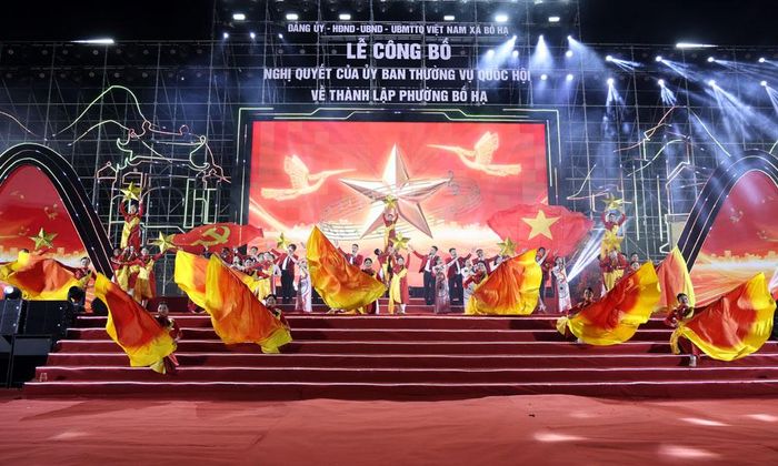 Một tiết mục nghệ thuật tại Lễ công bố.