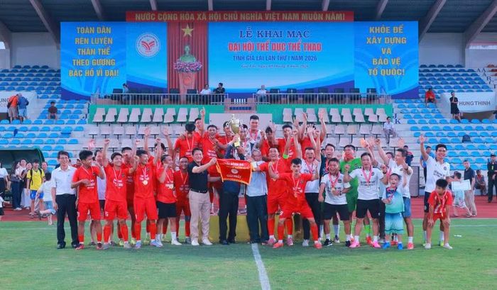  Đội bóng phường Bình Định giành chức vô địch tại Đại hội TDTT môn bóng đá tỉnh Gia Lai năm 2026. Ảnh: H.V 