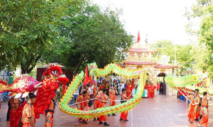 Đặc sắc Lễ hội Dinh Thầy Thím