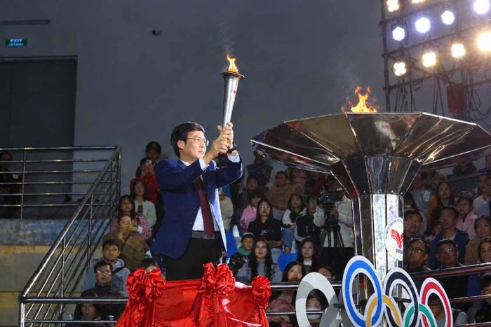 Đồng chí Đinh Văn Tuấn, Tỉnh ủy viên, Phó Chủ tịch UBND tỉnh Lâm Đồng, Trưởng Ban Tổ chức đại hội thắp sáng đài lửa