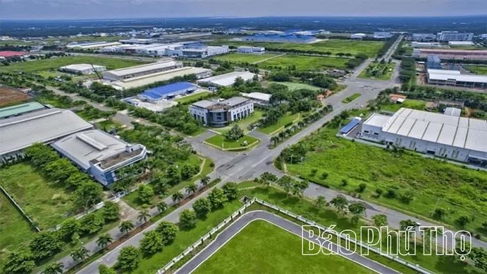 Khu công nghiệp Sông Lô 1 được đầu tư hạ tầng bài bản, thu hút nhiều doanh nghiệp trong và ngoài nước đến thuê đất để phát triển sản xuất kinh doanh.
