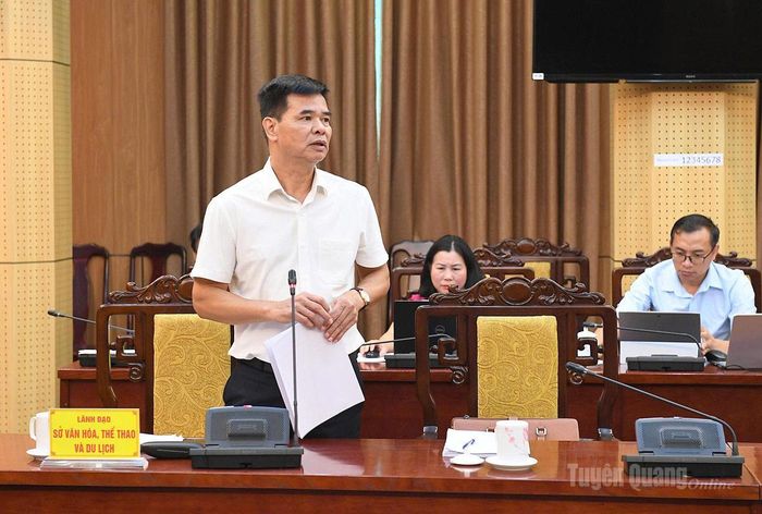 Lãnh đạo Sở Văn hóa, Thể thao và Du lịch báo cáo công tác chuẩn bị cho Lễ hội Thành Tuyên năm 2026.
