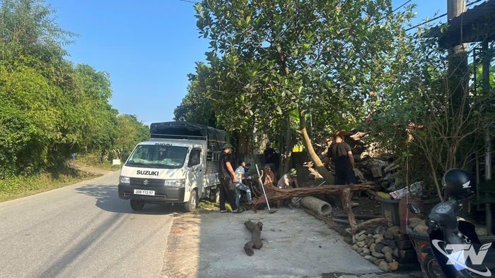 Giải tỏa hành lang đường đảm bảo an toàn giao thông tại khu vực xóm Cao Trãng, xã Đại Phúc