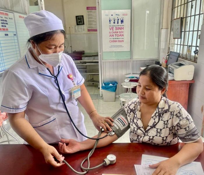 Trung tâm Y tế Hòn Đất luôn nỗ lực nâng cao chất lượng dịch vụ và đáp ứng tốt hơn nhu cầu chăm sóc sức khỏe ngày càng cao của người dân trên địa bàn.