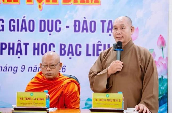  Thượng tọa Thích Nguyên Sĩ phát biểu khai mạc