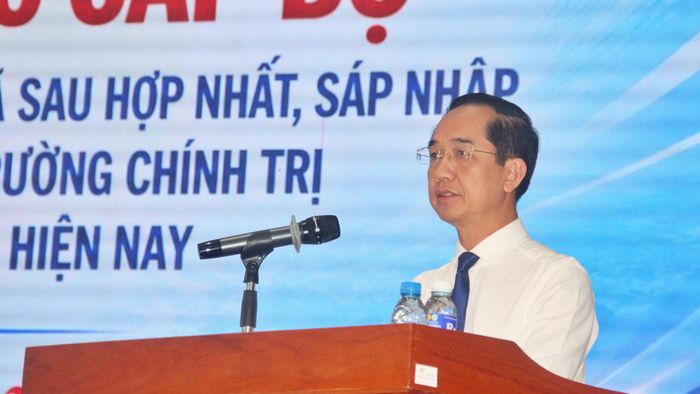  Ông Hồ Thanh Thủy, Phó Bí thư Tỉnh ủy, Chủ tịch Ủy ban MTTQ Việt Nam tỉnh Cà Mau phát biểu tại hội thảo. 