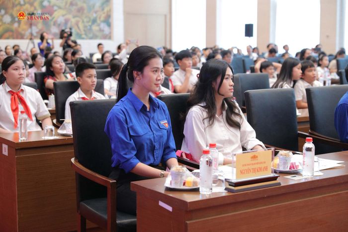 Các đại biểu dự lễ biểu dương, khen thưởng