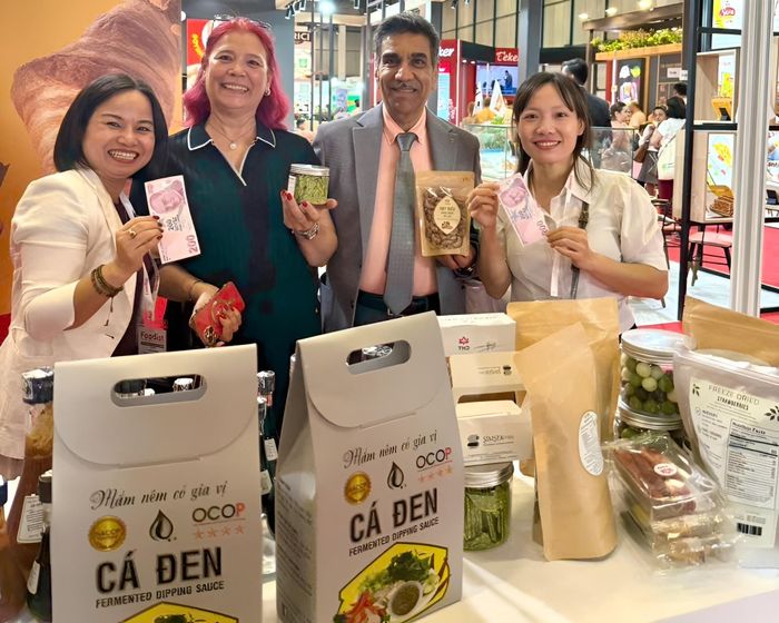 Nhiều nhà nhập khẩu Thổ Nhĩ Kỳ đã đến trao đổi trực tiếp với các doanh nghiệp về cơ hội hợp tác ngay tại hội chợ. Nguồn: Cục Xúc tiến thương mại