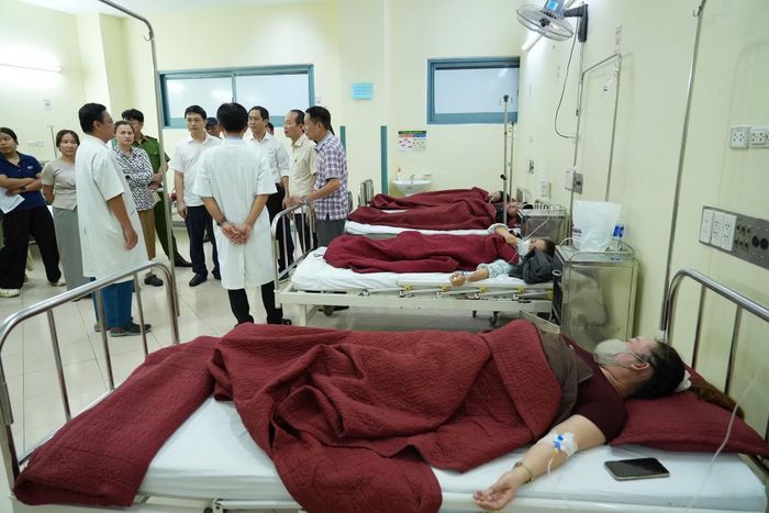 Hơn 170 công nhân của Công ty dệt may Scavi Huế nhập viện điều trị nghi ngộ độc thực phẩm.