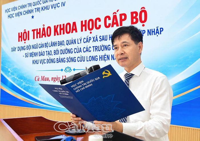 PGS,TS. Hoàng Anh, Vụ trưởng Vụ Quản lý khoa học, Học viện Chính trị Quốc gia Hồ Chí Minh phát biểu khai mạc, đề dẫn hội thảo.