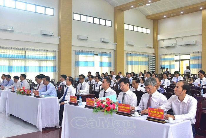 Các đại biểu tham dự hội thảo.