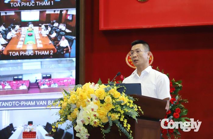 Đồng chí Chu Đức Anh, Vụ trưởng Vụ Tổ chức cán bộ TANDTC phát biểu khai mạc hội nghị.