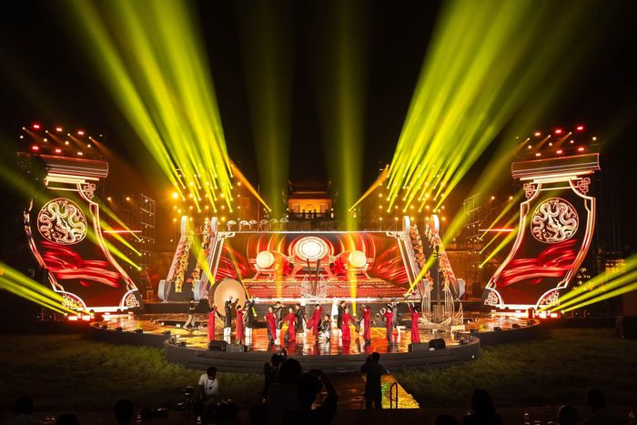 Sắc màu di sản đậm nét trong Khai mạc Festival Thăng Long- Hà Nội lần thứ hai. Ảnh: VNS