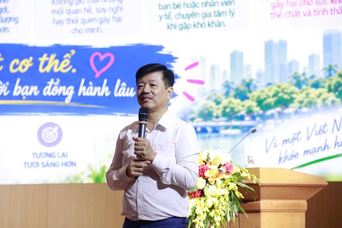 Ông Vũ Mạnh Cường, Giám đốc Trung tâm Truyền thông Giáo dục sức khỏe Trung ương chia sẻ tại Hội thảo. Ảnh: Hoàng Anh