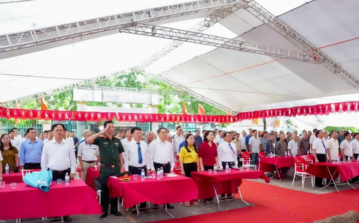 Các đại biểu dự Lễ khởi công công trình bảo quản, tu bổ, phục hồi di tích. Ảnh: PV