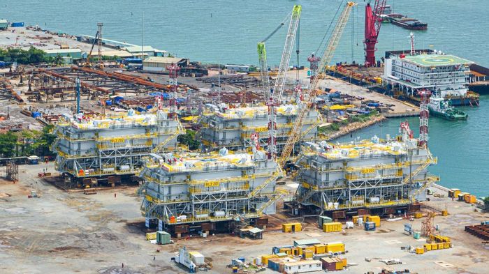 Các công trình được hạ thủy thành công, chuẩn bị bước vào hành trình ra biển, thực hiện công tác lắp đặt, đấu nối ngoài khơi Ba Lan. Ảnh: Petrovietnam