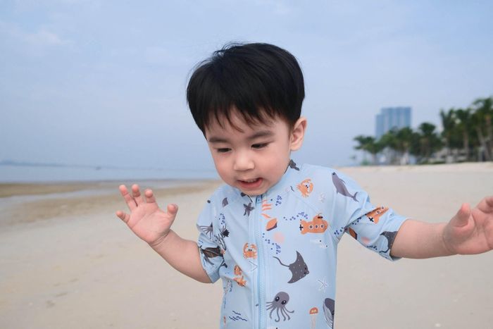 Nét tinh nghịch đáng yêu của con trai Mai Ngọc: "Em bé hiểu chuyện, cứng cáp hơn nên chuyến đi vừa vui vừa nhiều kỷ niệm".