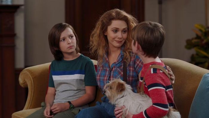 Wanda cùng hai con trai Billy và Tommy trong WandaVision.