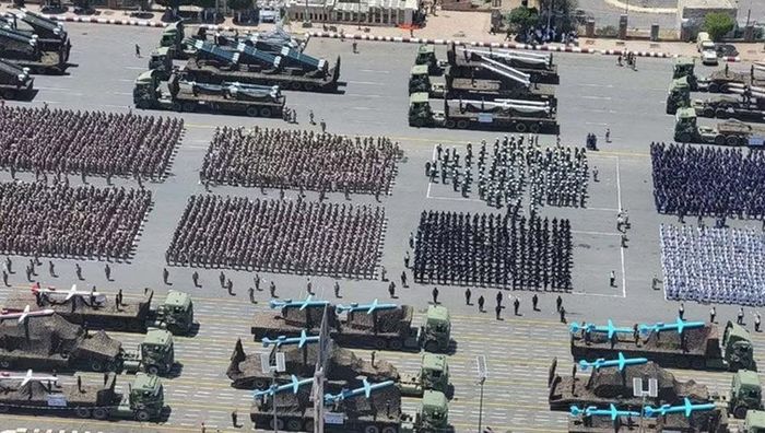 Hussein al-Houthi bị lực lượng chính phủ Yemen loại năm 2004, nhưng phong trào mang tên ông tiếp tục phát triển thành một lực lượng nổi dậy có tổ chức.