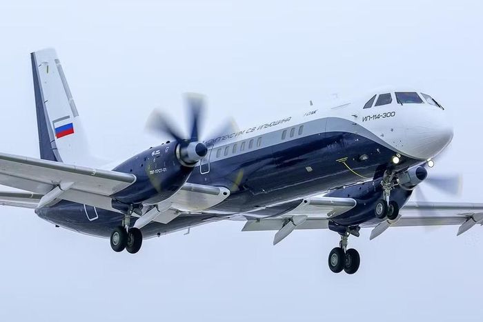 Máy bay Il-114-300 có chiều dài 26,9 mét, chiều cao 9,2 mét và sải cánh 30 mét. Diện tích cánh tương tự phiên bản Il-114 từ thời Liên Xô, nhưng cánh có hình chữ “V” ngang được kéo về phía sau 7 độ.