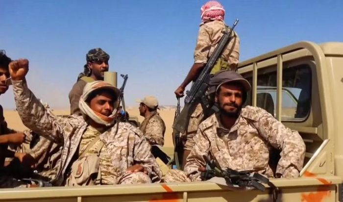 Houthi cho biết quân đội Arab Saudi đã tiến hành hàng chục đợt không kích đáp trả, trong đó có 2 cuộc tấn công nhằm vào sân bay Mocha.