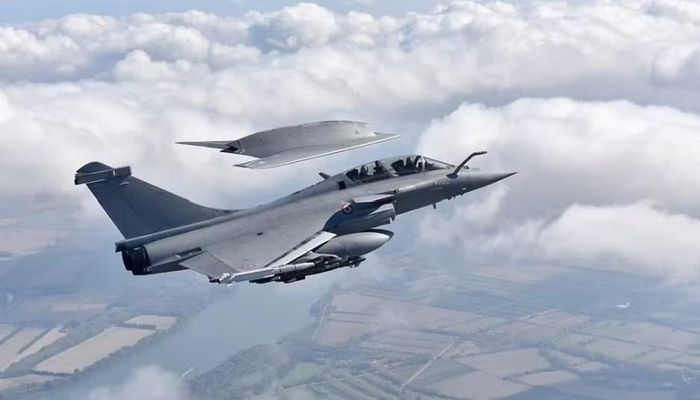 Theo DGA, radar mới sẽ có công suất và tầm phát hiện lớn hơn, đồng thời cải thiện khả năng nhận dạng mục tiêu có tiết diện phản xạ radar cực thấp. Năng lực tính toán cũng được tăng cường để hỗ trợ tích hợp trí tuệ nhân tạo.
