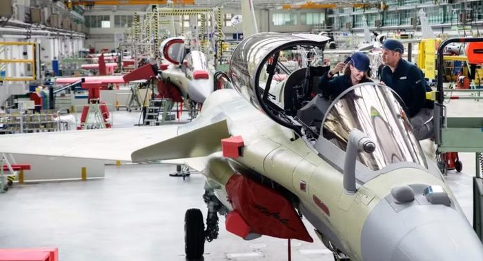 Rafale F5 không chỉ là một chương trình nâng cấp. Đây còn là phương án để Pháp duy trì năng lực quân sự và nền tảng công nghiệp quốc phòng trong khi chờ đợi quyết định về tương lai máy bay chiến đấu thế hệ mới.