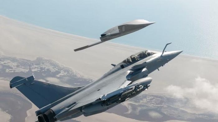 Trước đây, F5 được xem là bước nâng cấp nhằm duy trì năng lực Rafale cho đến khi NGF ra đời. Tuy nhiên, khi dự án hợp tác Pháp-Đức đối mặt nguy cơ tan vỡ, vai trò của F5 đã thay đổi.