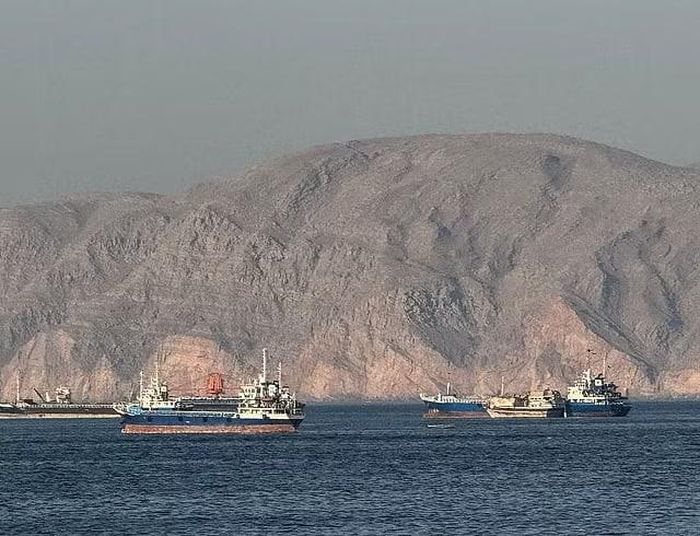 Theo thỏa thuận, tuyến đường vào vùng Vịnh nằm hoàn toàn trong lãnh hải của Iran và một phần tuyến đường ra cũng nằm trong lãnh hải của Iran