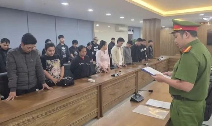 Lực lượng chức năng TP Đà Nẵng triệt phá đường dây tôi phạm mua bán thông tin tài khoản ngân hàng.