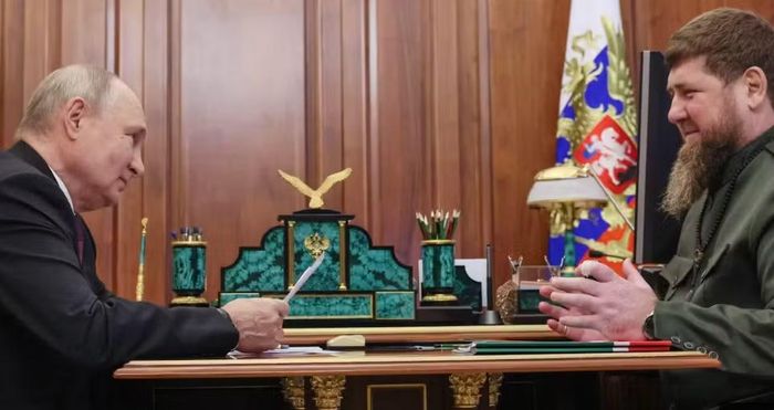 Ông Kadyrov cũng cho biết Quỹ công cộng khu vực Akhmat-Khadzhi Kadyrov đã phân bổ 44 tỷ 196 triệu ruble để hỗ trợ chiến dịch quân sự của Nga.