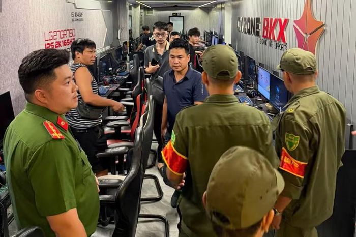 Kiên quyết yêu cầu các quán internet đóng cửa sau 22h.
