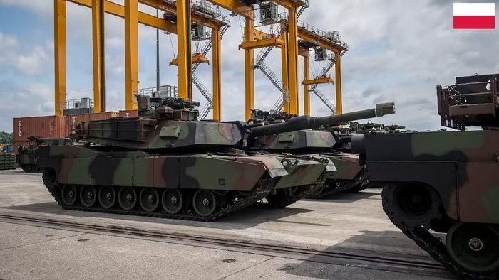 Theo ghi nhận, 28 chiếc Abrams SEPv3 đầu tiên đã đến Ba Lan vào tháng 1/2025 , nhưng chúng nằm trong đơn đặt hàng cho tháng 4/2022. Như vậy tổng thời gian từ khi ký hợp đồng đến khi bắt đầu giao hàng là chưa đầy 3 năm và khoảng 4,5 năm để hoàn thành.