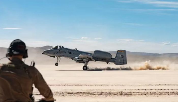 Một máy bay cường kích A-10 Thunderbolt II của Mỹ bị hư hại nghiêm trọng trong cuộc tập kích tên lửa đạn đạo Iran nhằm vào căn cứ không quân Muwaffaq Salti ở Jordan rạng sáng 9/9.