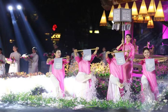 Thông qua nghệ thuật, những câu chuyện và giá trị gắn với Văn Miếu - Quốc Tử Giám được chuyển tải bằng phương thức biểu đạt mới, góp phần giúp công chúng, đặc biệt thế hệ trẻ tiếp cận di sản không chỉ như một dấu tích của lịch sử mà còn như một nguồn cảm hứng cho học tập, sáng tạo và phát triển trong hiện tại