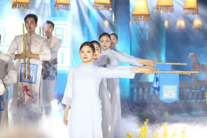 Tiếng xướng ngâm trầm hùng vượt không gian, mang hơi thở của hàng nghìn khóa thi khoa bảng về lại chốn xưa