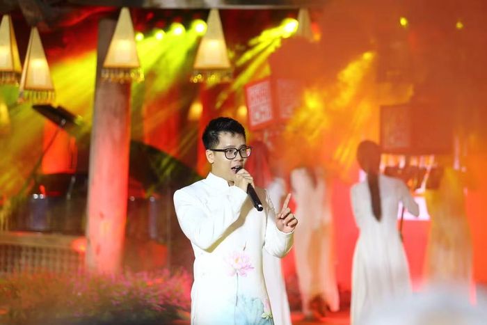 Đêm nghệ thuật đầy cảm xúc, đánh thức những giá trị di sản quý báu và khơi dậy khát vọng cống hiến rực rỡ trong lòng mỗi người