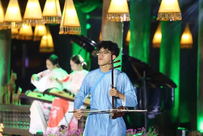 Bằng tài năng và tinh thần sáng tạo, người nghệ sĩ đã thổi một sức sống hoàn toàn mới vào chiều sâu văn hóa cổ
