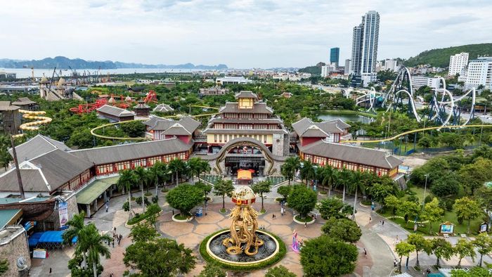 Từ ngày 13/9/2026, Công viên Rồng (Dragon Park) chính thức dừng đón khách để chuyển đổi mô hình, mở đầu quá trình tái định vị quy mô lớn của Sun World Ha Long sau một thập kỷ hoạt động.