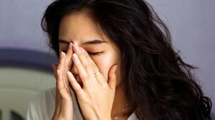 Mảng vàng quanh mí mắt không trực tiếp gây đau tim hay đột quỵ, nhưng đây là dấu hiệu cảnh báo tình trạng rối loạn mỡ máu và xơ vữa động mạch - những yếu tố hàng đầu dẫn đến biến cố tim mạch. Ảnh: Healthgrades. 