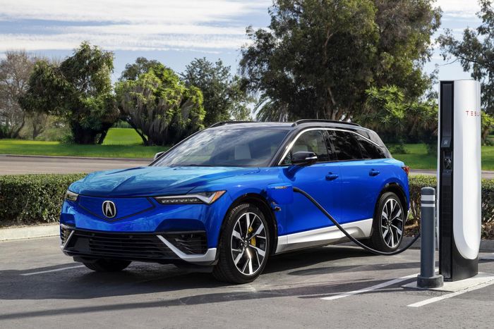 Cả 2 dòng Acura ZDX cũ lẫn mới đều đã bị khai tử. Ảnh: Acura.