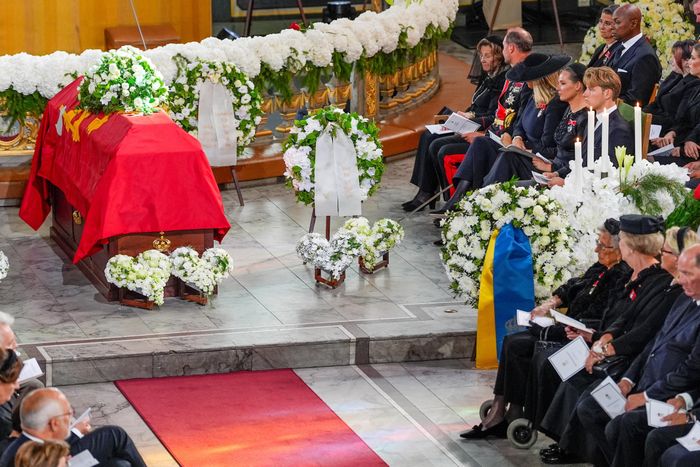  Gia đình Hoàng gia Na Uy cùng các khách mời tham dự lễ tang Vua Harald V tại Nhà thờ Oslo ở thủ đô Oslo (Na Uy) ngày 9/9. Nhà vua qua đời ngày 28/8, hưởng thọ 89 tuổi, khép lại một thời kỳ gắn bó lâu dài với đất nước Na Uy. Ảnh: Reuters. 
