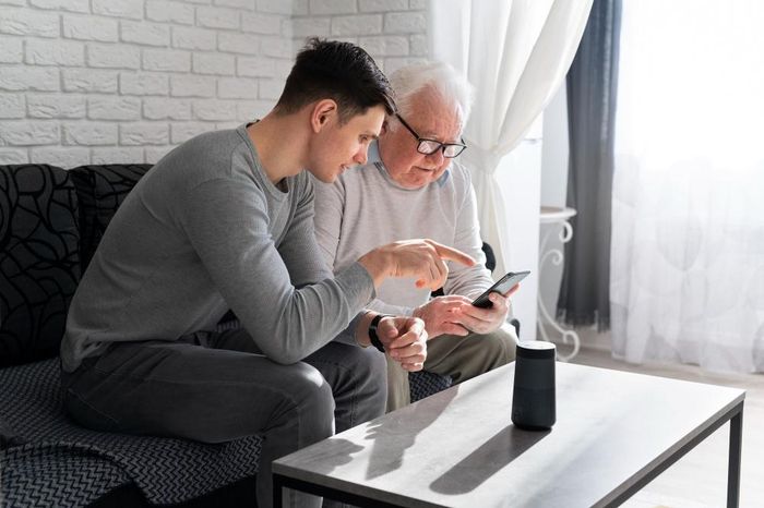  Đừng đợi đến khi cô đơn mới tìm kiếm kết nối. Ảnh: Magnific. 